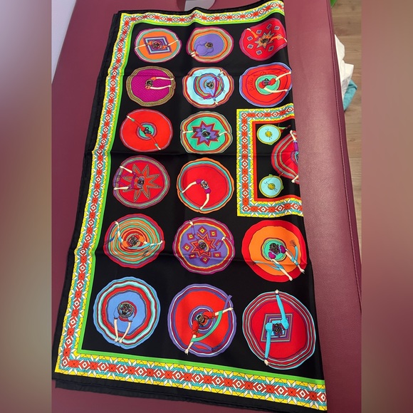 LIKE NEW HERMES NECK SQUARE SCARF MULTICOLOR - Picture 4 of 5